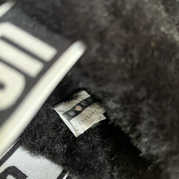 UGG Fluff Yeah Slide Sandal Slippers - 6 - Picture 11 of 13